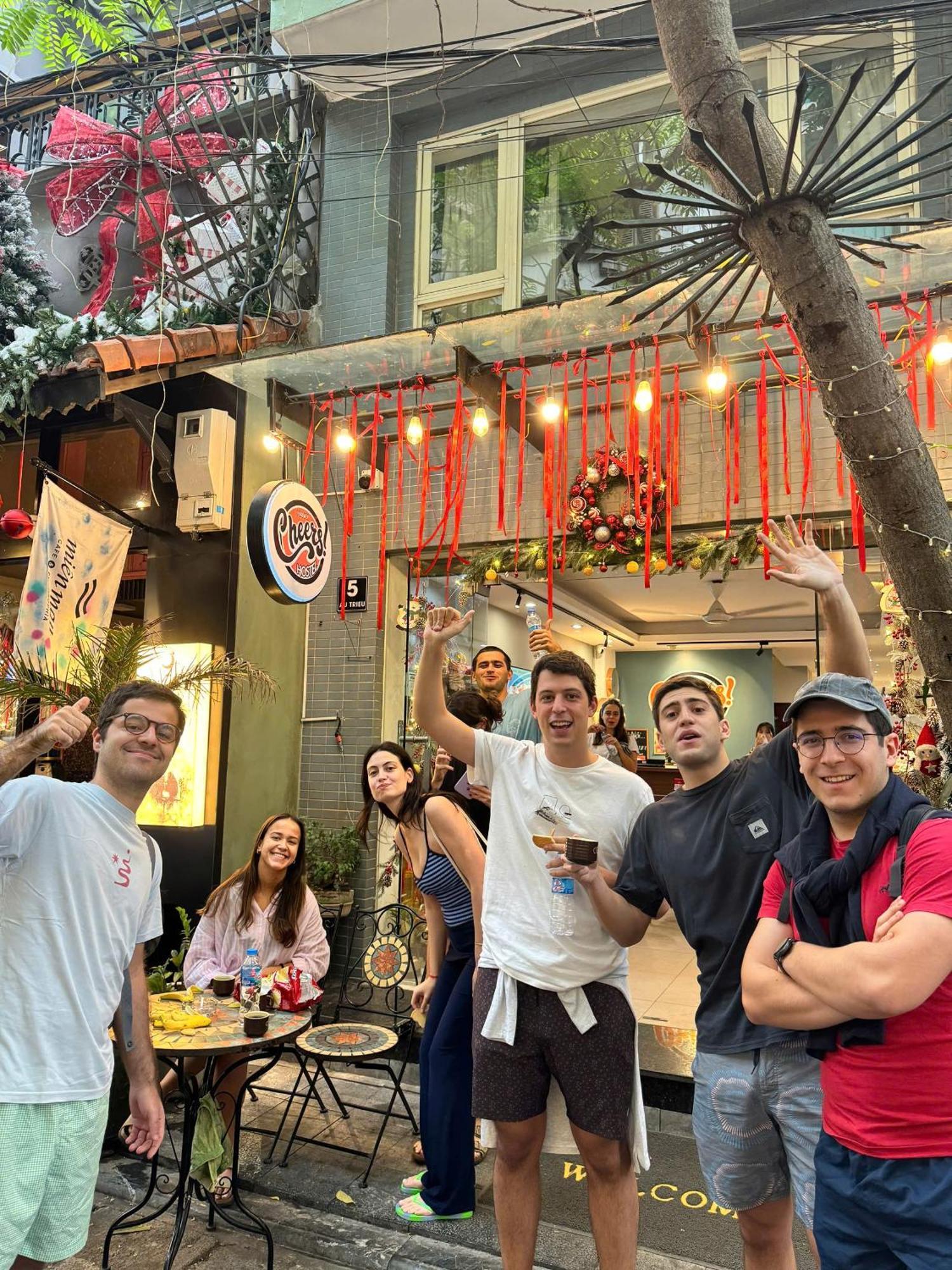 Nhà trọ Cheers Hà Nội